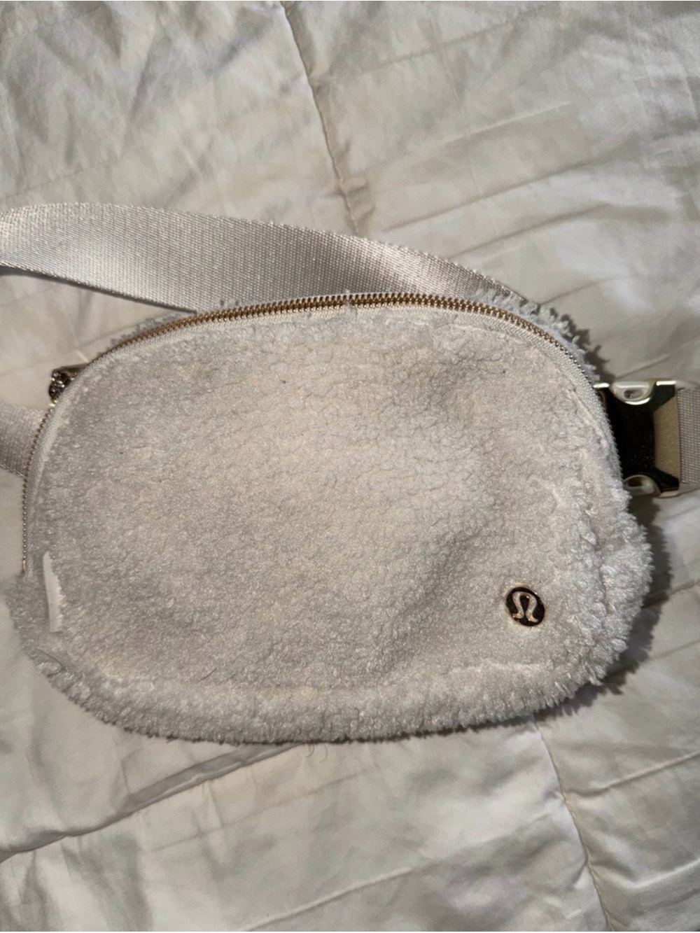 2 lululemon bags.